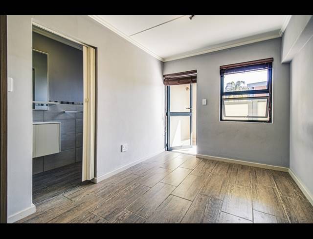 2 BEDROOM APARTMENT FOR SALE IN SEBENZA